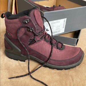 New Ecco Biom Terrain Goretex Waterproof Hiking Boots Burgundy